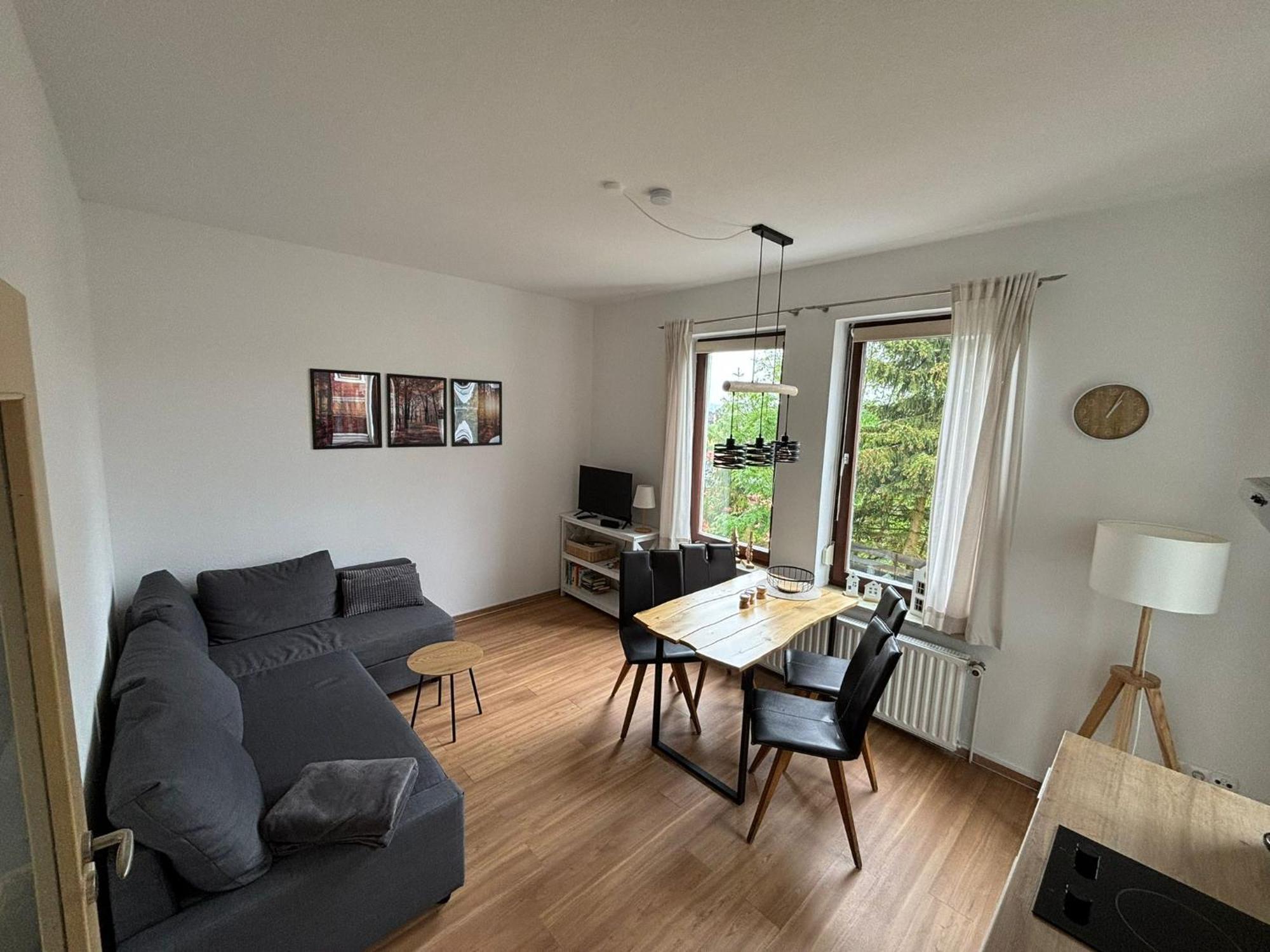Daisy Apartment